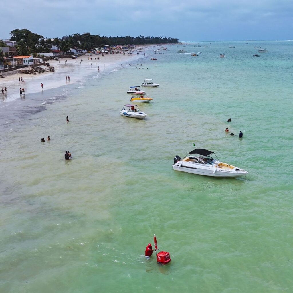 Lancha na praia de Maragogi